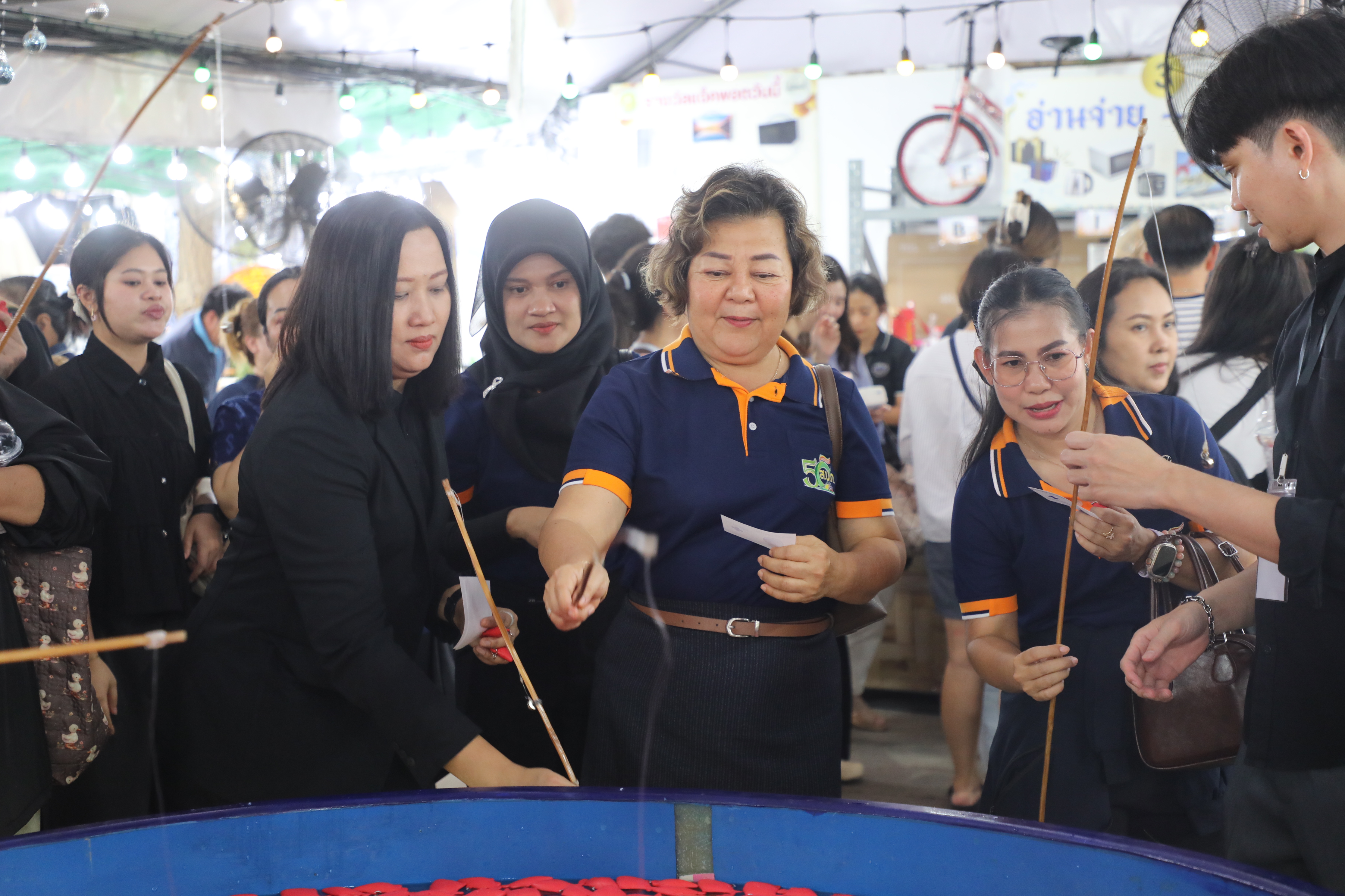 title - ส.ป.ก. ร่วมออกร้าน ภายในบูธกระทรวงเกษตรและสหกรณ์ งานกาชาด ประจำปี 2568